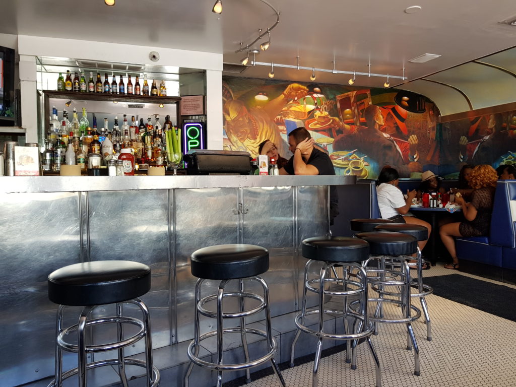 Cosa fare a Miami: la migliore colazione americana 2 11st-diner-Migliore-colazione-americana-a-miami-south-beach-cosa-fare-a-miami