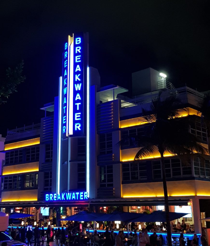 Cosa vedere a Miami South Beach? Ocean Drive 3 Cosa vedere a Miami South Beach Cosa visitare a Miami ocean drive breakwater