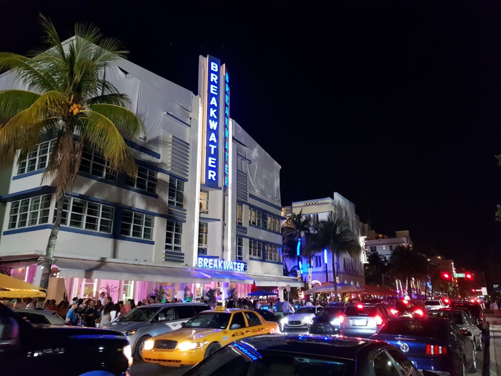 Cosa vedere a Miami South Beach? Ocean Drive 6 Cosa-visitare-a-Miami-ocean-drive-weekend