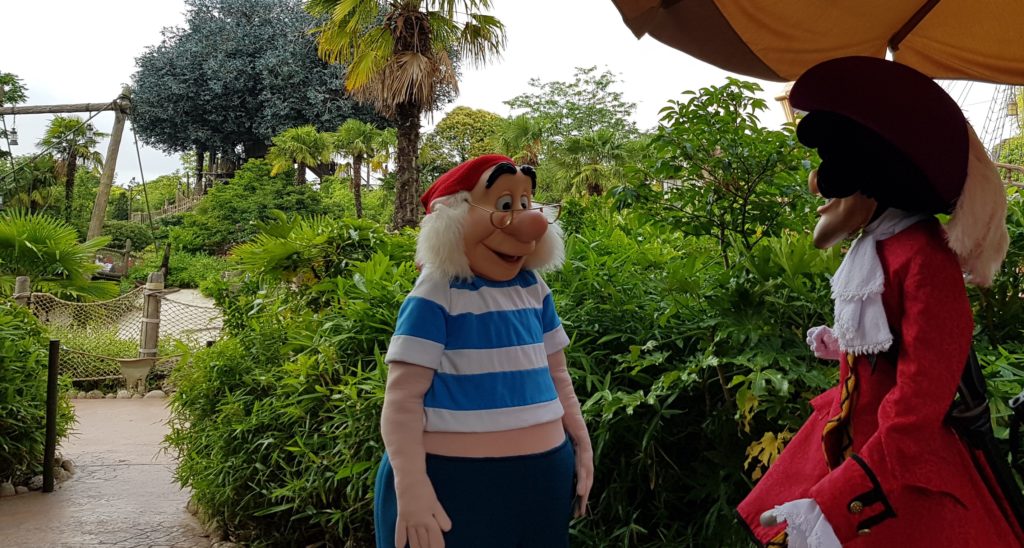Nave dei Pirati Disneyland Paris 2 personaggi pirati disneyland paris