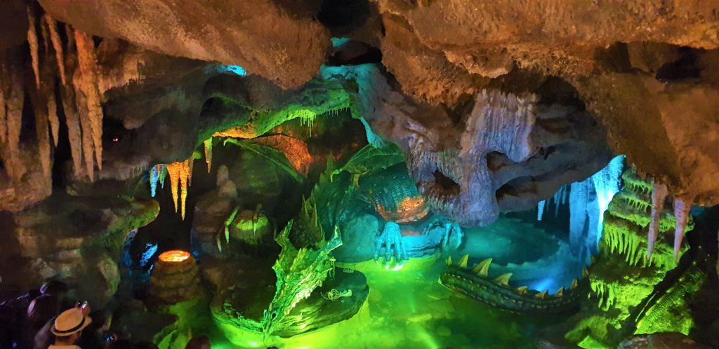 Castello Disneyland Paris 1 fiaba: la Bella Addormentata 6 La Tana e Grotta del Drago Disneyland Paris