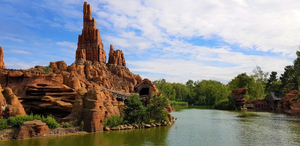 Cosa vedere a Parigi: città e dintorni 5 Video Big Thunder Mountain montagna russa a Disneyland Paris
