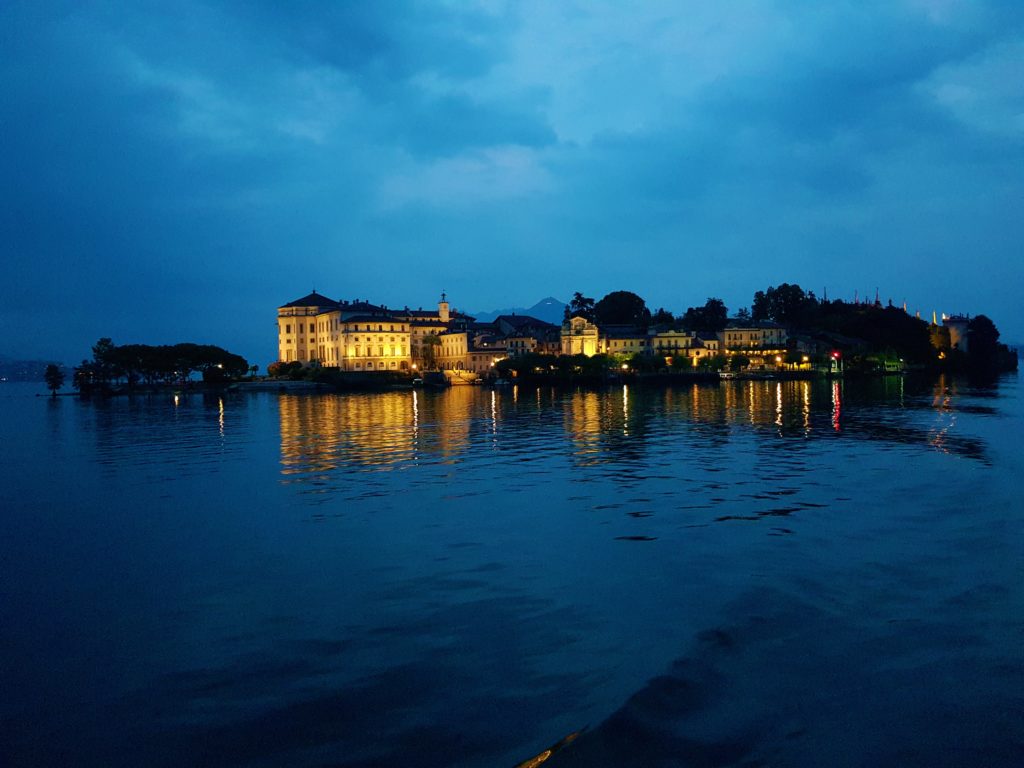 Stresa Isola Bella Lago Maggiore Golfo Borromeo 1 isola bella illuminata