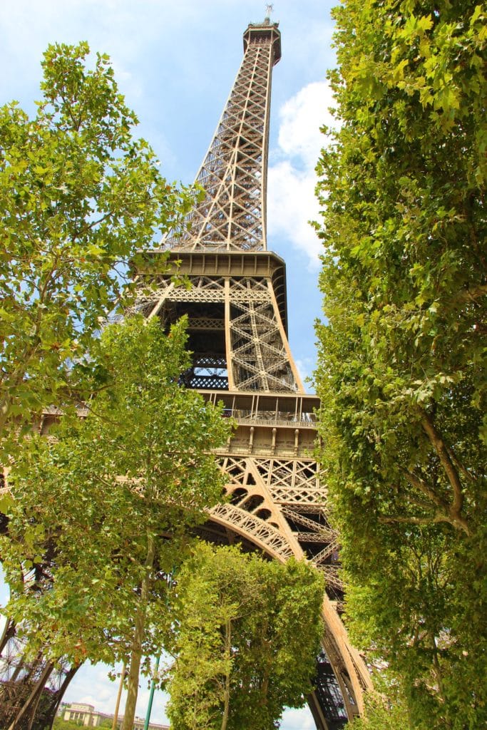 Meglio salire sulla Torre Eiffel di giorno o di sera? 6 Meglio salire sulla Torre Eiffel di giorno o di sera scaled