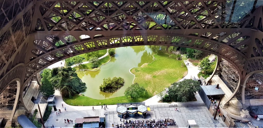 Meglio salire sulla Torre Eiffel di giorno o di sera? 4 Meglio salire sulla Tour Eiffel di giorno o di sera laghetto