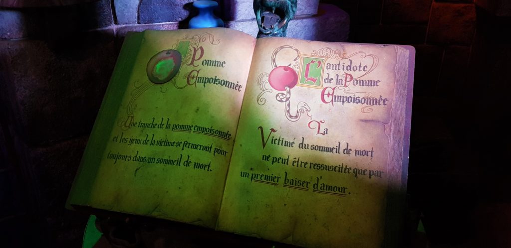 7 Disneyland Paris attrazioni adrenaliniche e avventura 23 attrazioni disneyland paris biancaneve libro scaled