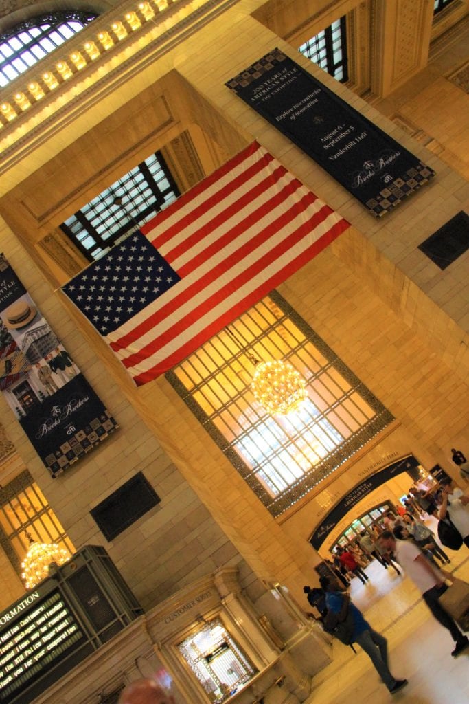 2 giorni a New York: quale itinerario scegliere? 4 bandiera Grand Central Terminal New York 2 giorni a new york scaled