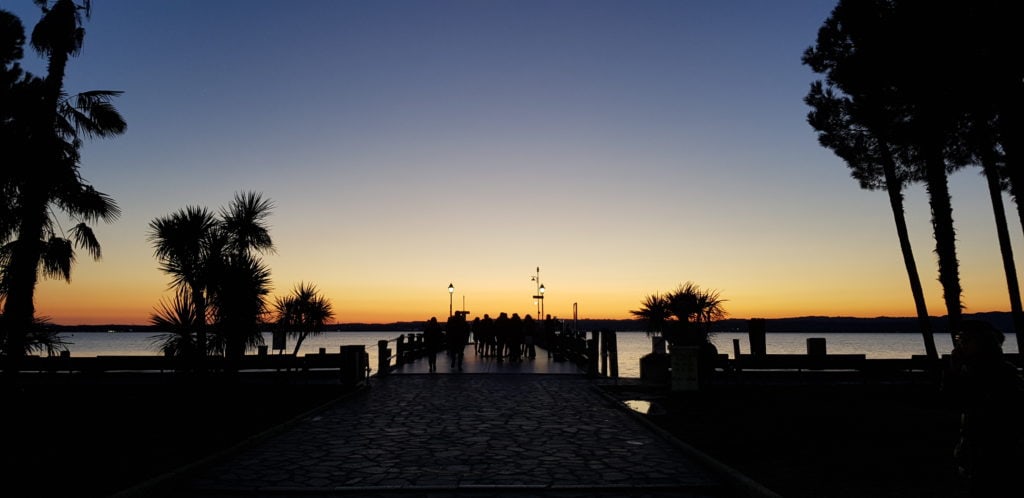 Top 7 Lago di Garda Sirmione cosa vedere? 23 Sirmione Lago di Garda cosa fare dinverno tramonto scaled