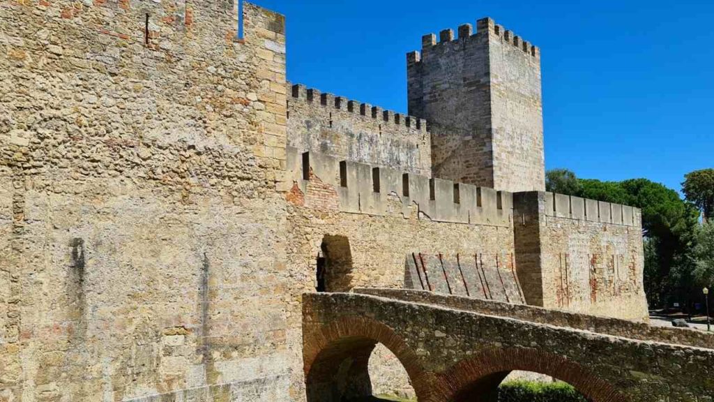 Cosa vedere a Lisbona? 7 luoghi imperdibili 3 cosa vedere a lisbona Castello di Lisbona Castello di Sao Jorge