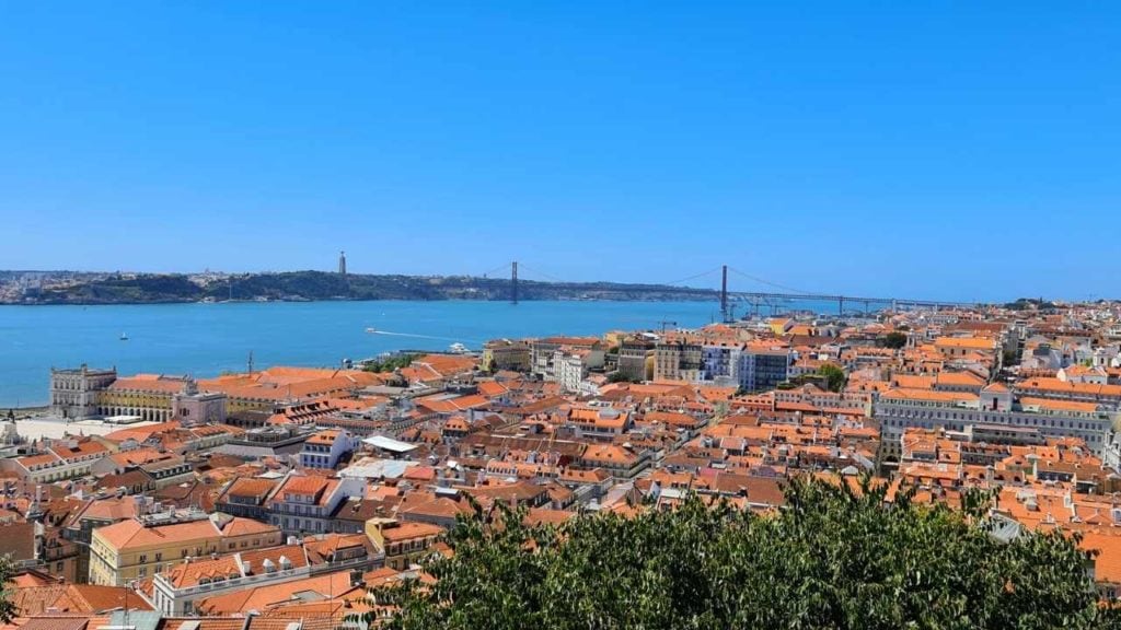 Cosa vedere a Lisbona? 7 luoghi imperdibili 6 cosa vedere a lisbona vista Castello di Lisbona Castello di Sao Jorge 1