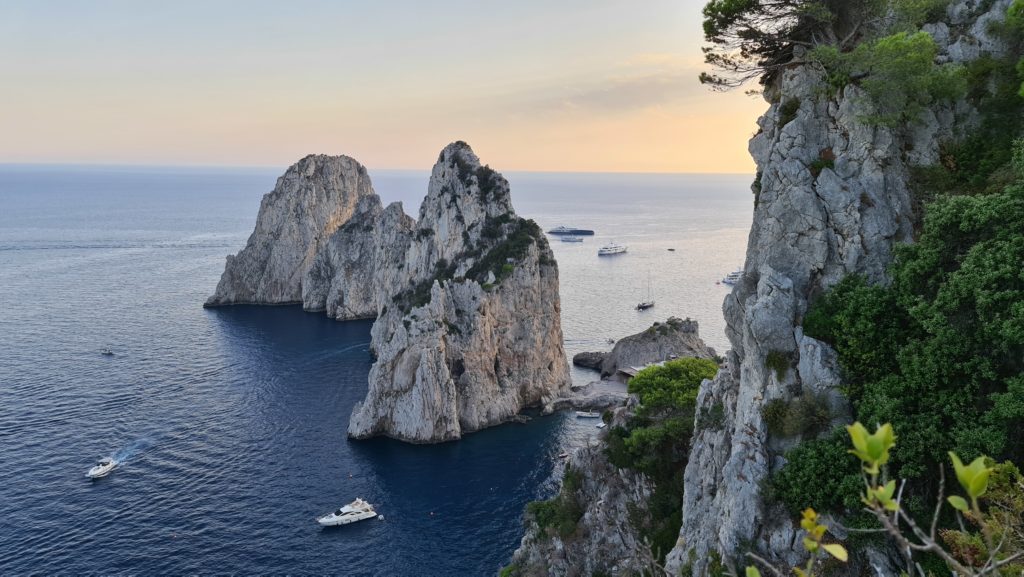 TOP 10 Capri cosa vedere? Grotta Azzurra Capri, Monte Solaro e ... 35 capri cosa vedere belvedere tragara
