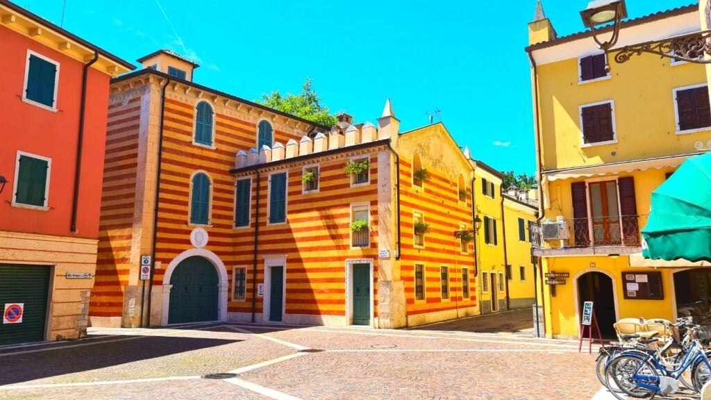 TOP 7 Cosa vedere a Bardolino Gardasee 7 TOP 7 Cosa vedere a Bardolino Gardasee