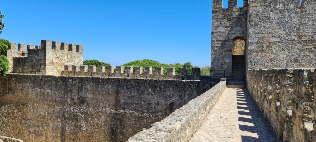 Cosa vedere a Lisbona? 7 luoghi imperdibili 5 cosa vedere a lisbona castello sao george