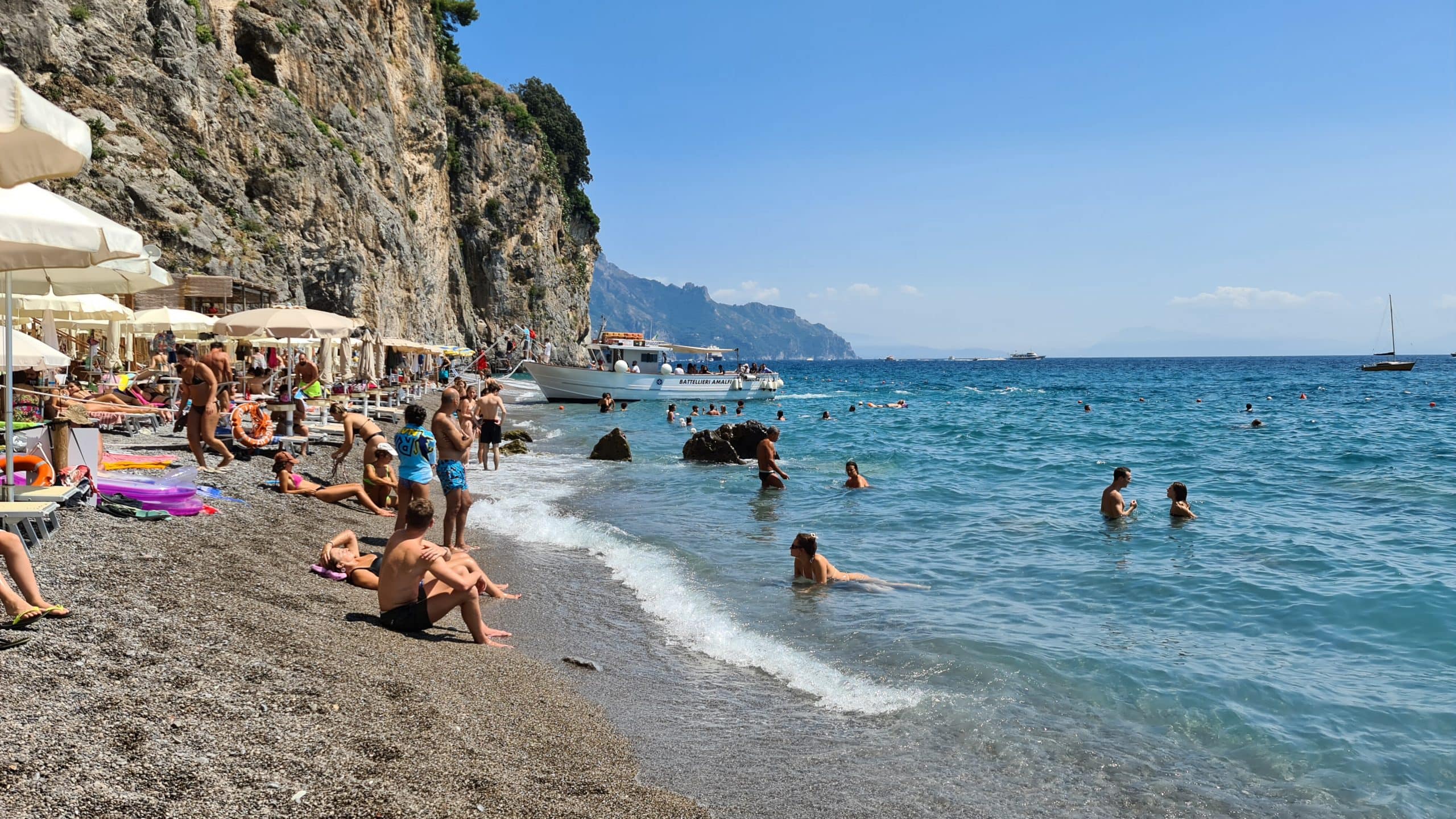 TOP Spiagge Costiera Amalfitana Cosa vedere? 40 cosa vedere costiera amalfitana spiagge il duoglio beach lido degli artisti 13 scaled