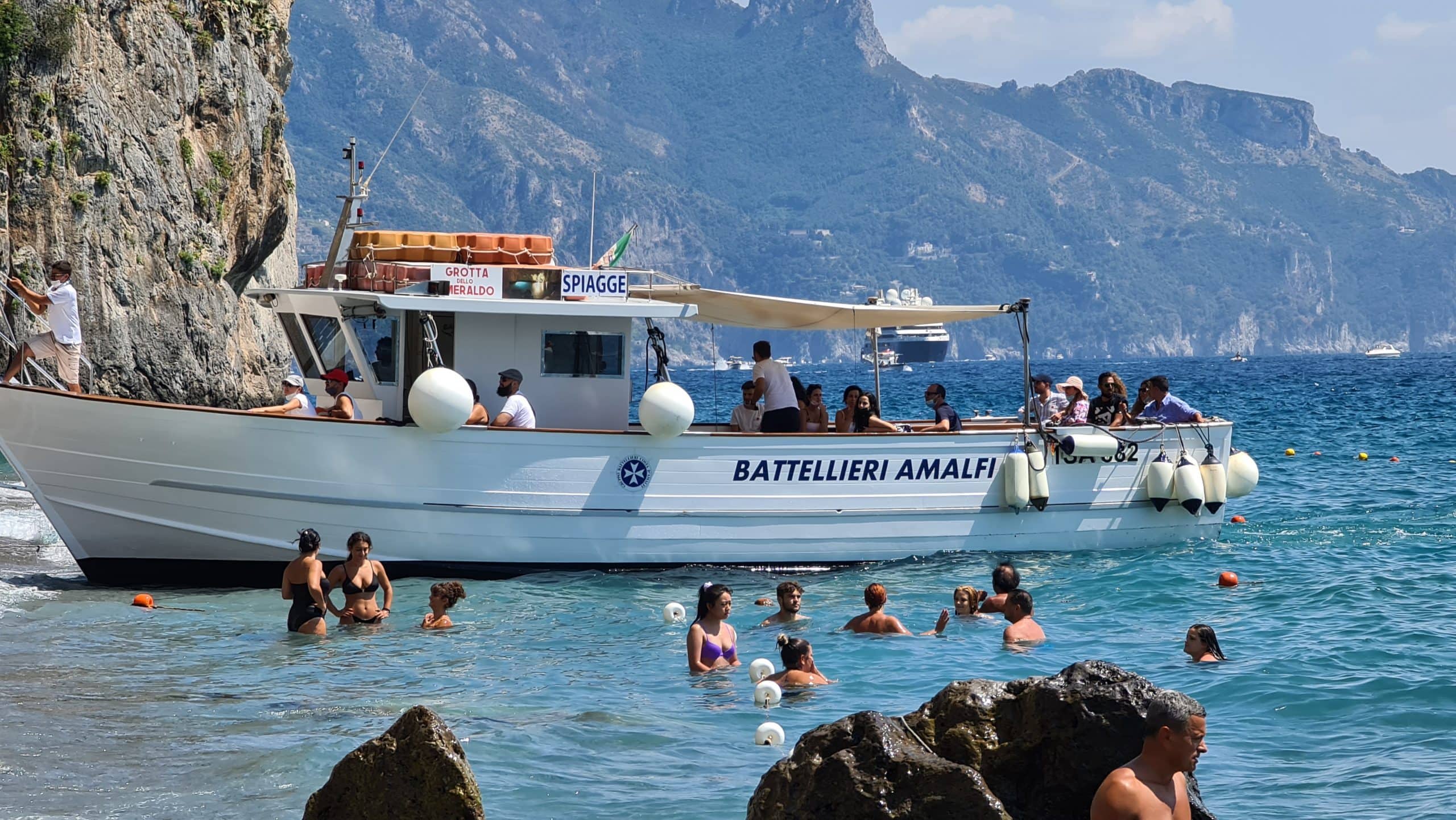 TOP Spiagge Costiera Amalfitana Cosa vedere? 41 cosa vedere costiera amalfitana spiagge il duoglio beach lido degli artisti 14 scaled