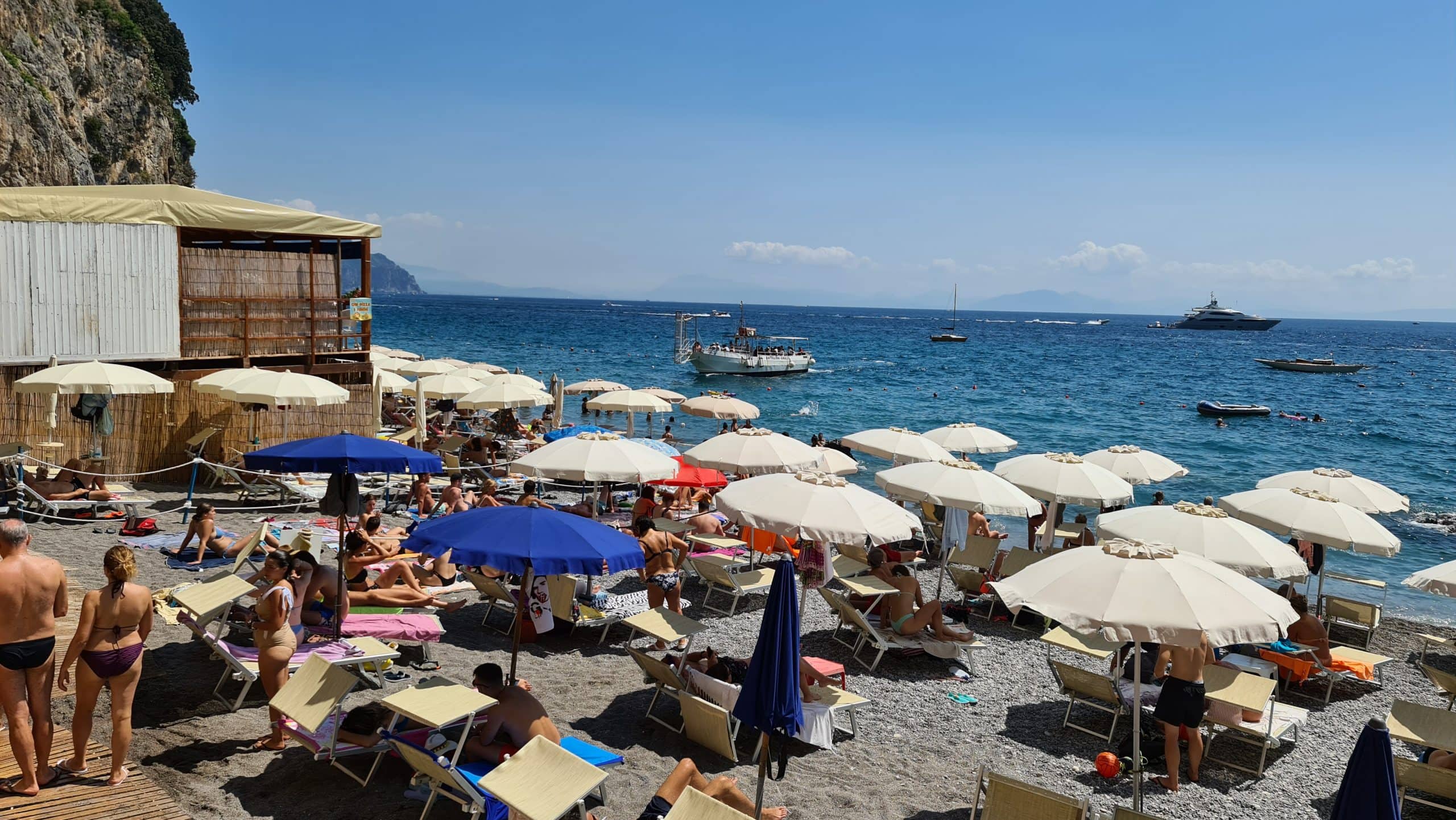 TOP Spiagge Costiera Amalfitana Cosa vedere? 45 cosa vedere costiera amalfitana spiagge il duoglio beach lido degli artisti 18 scaled