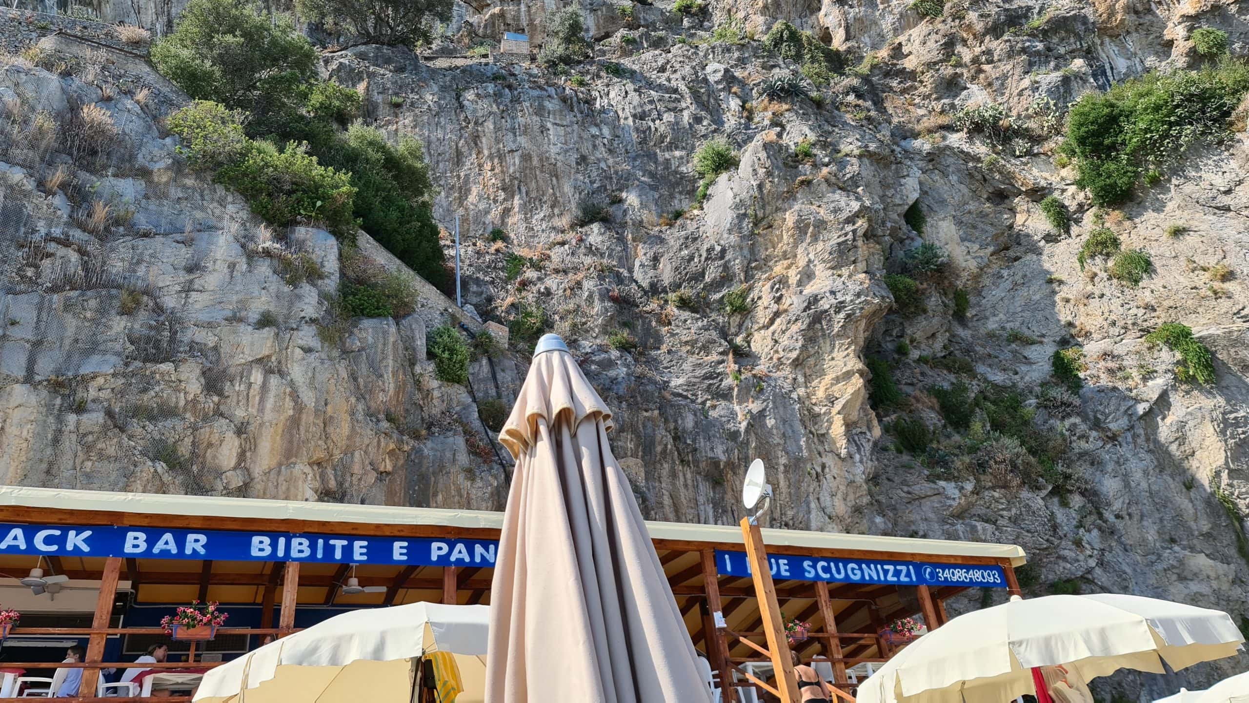 TOP Spiagge Costiera Amalfitana Cosa vedere? 53 cosa vedere costiera amalfitana spiagge il duoglio beach lido degli artisti 26 scaled