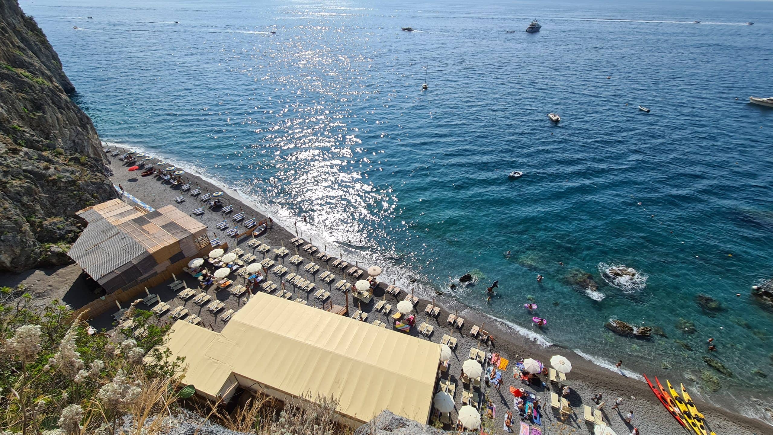 TOP Spiagge Costiera Amalfitana Cosa vedere? 27 costiera amalfitana spiagge il duoglio beach 6 scaled