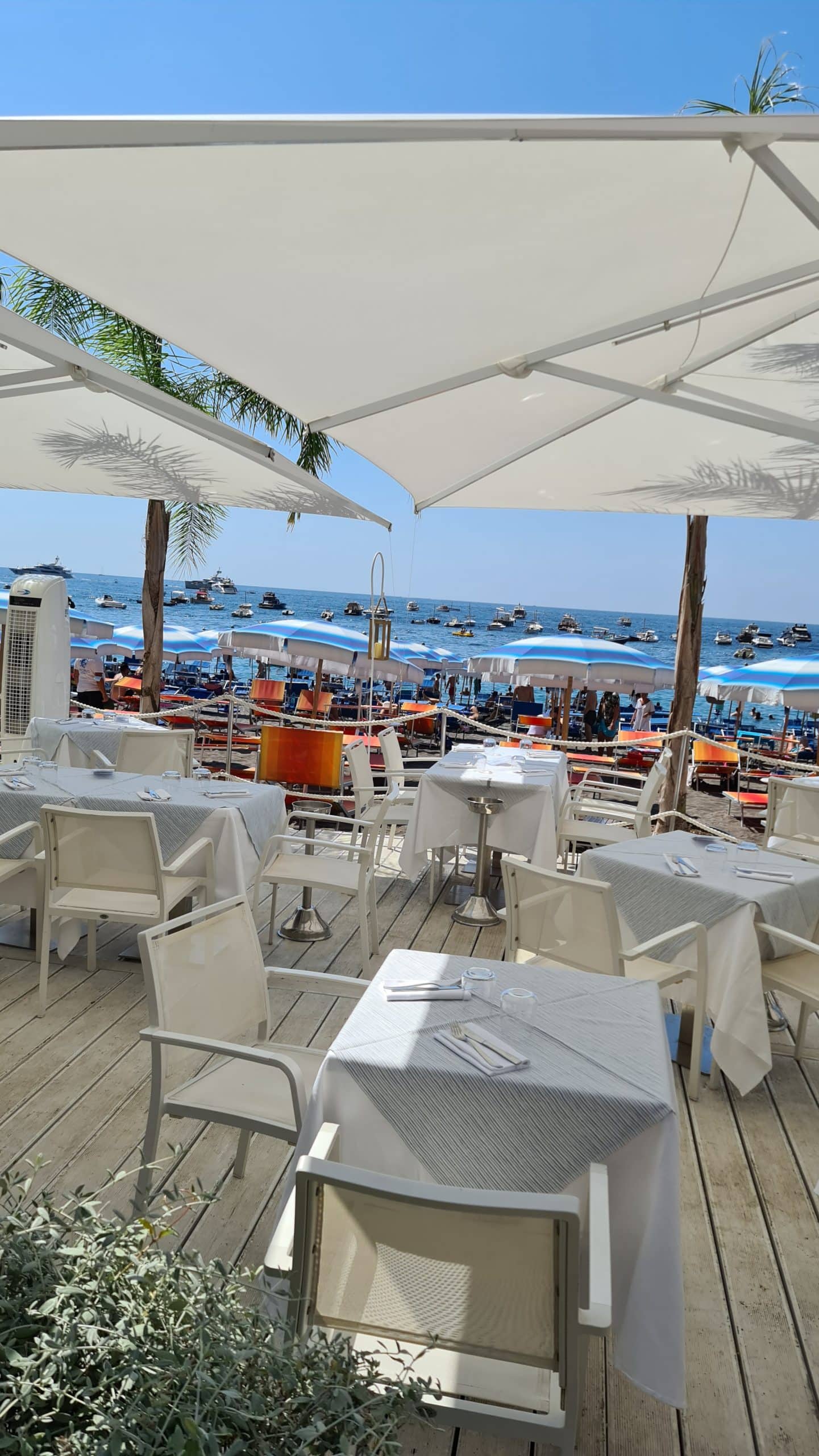 TOP Spiagge Costiera Amalfitana Cosa vedere? 9 lido lincanto positano spiaggia marina grande 6 scaled