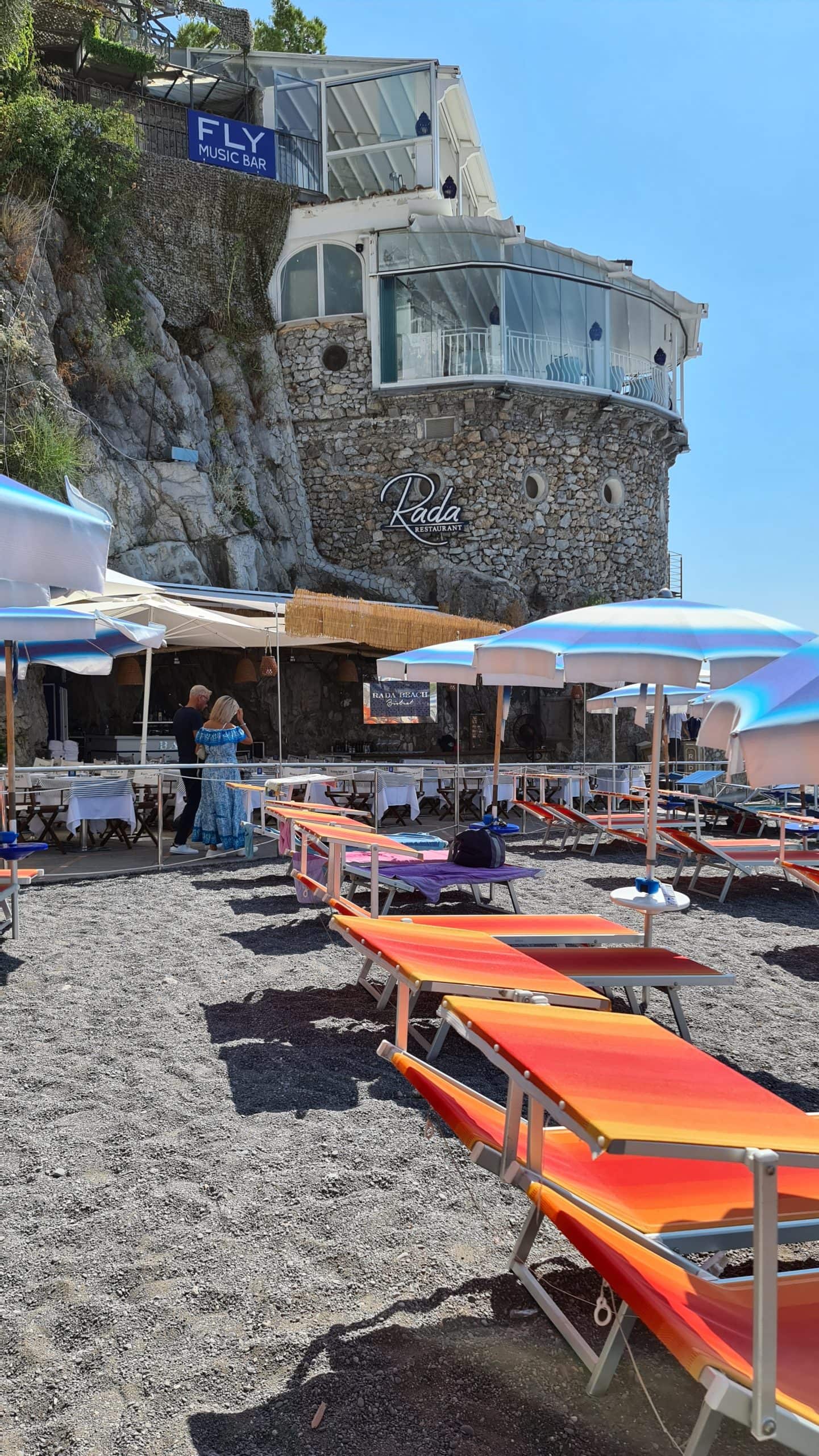 TOP Spiagge Costiera Amalfitana Cosa vedere? 11 lido lincanto positano spiaggia marina grande 8 scaled