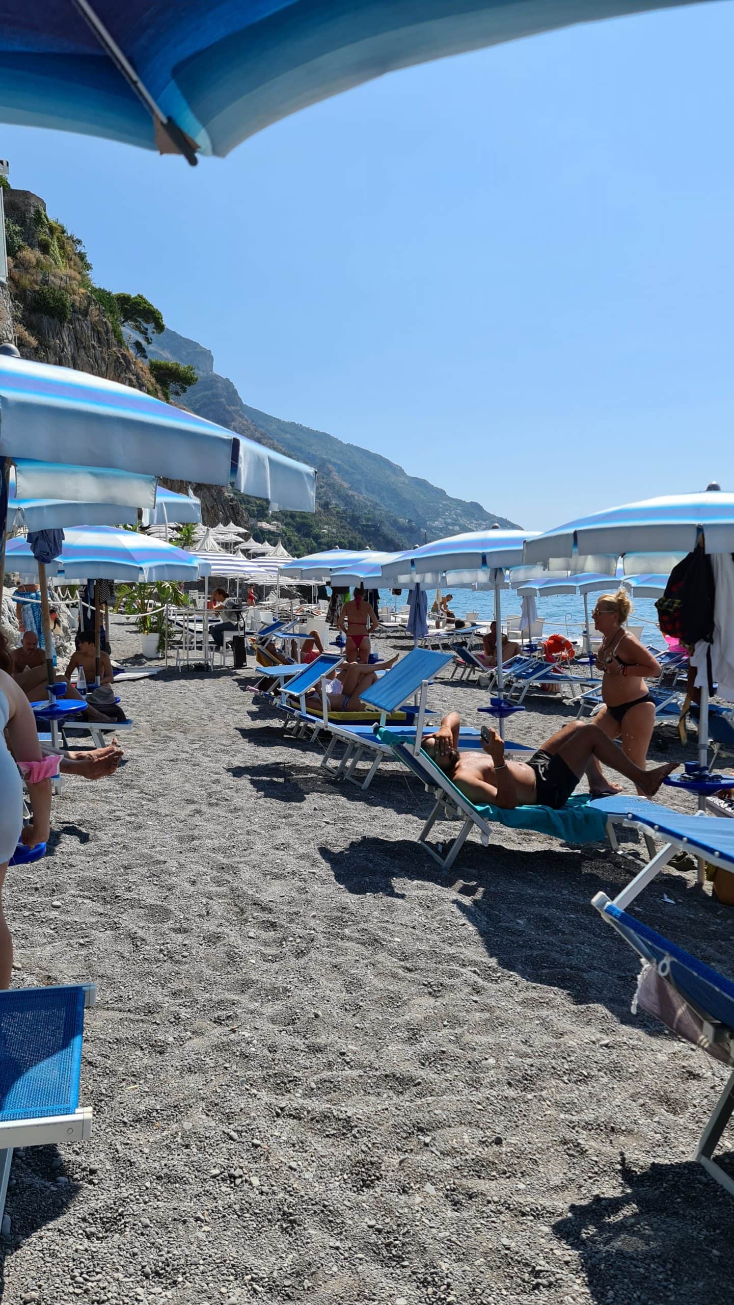 TOP Spiagge Costiera Amalfitana Cosa vedere? 12 lido lincanto positano spiaggia marina grande 9 scaled