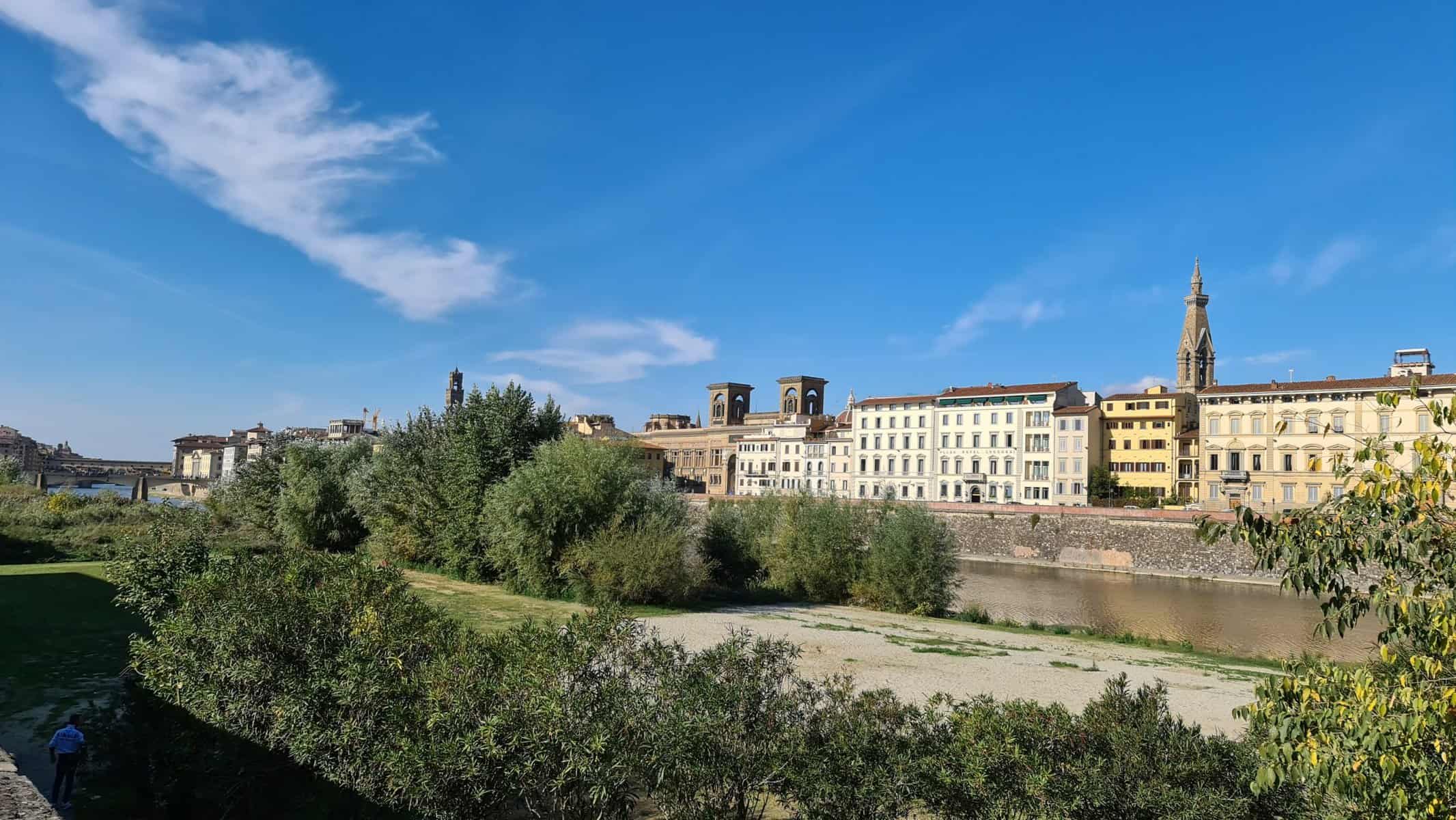 Cose da vedere a Firenze arno passeggiata lungo il fiume 2 scaled
