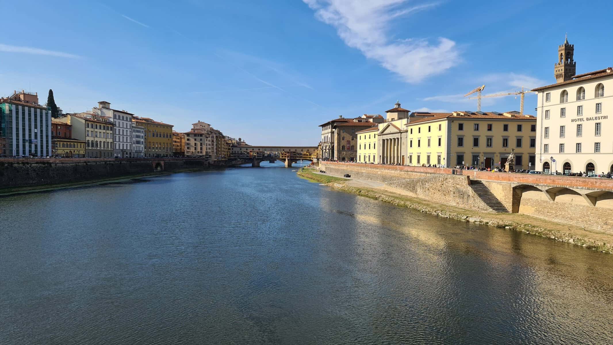 Cose da vedere a Firenze arno passeggiata lungo il fiume 8 scaled