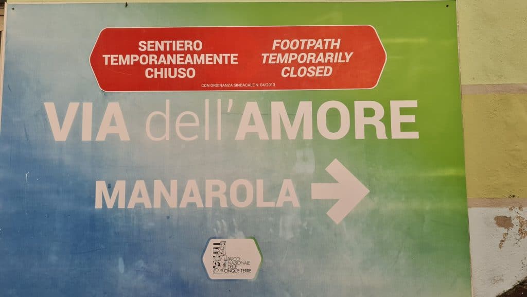Paesi e Spiagge 5 Terre cosa vedere? 9 via dell'amore Riomaggiore cinque terre chiusa
