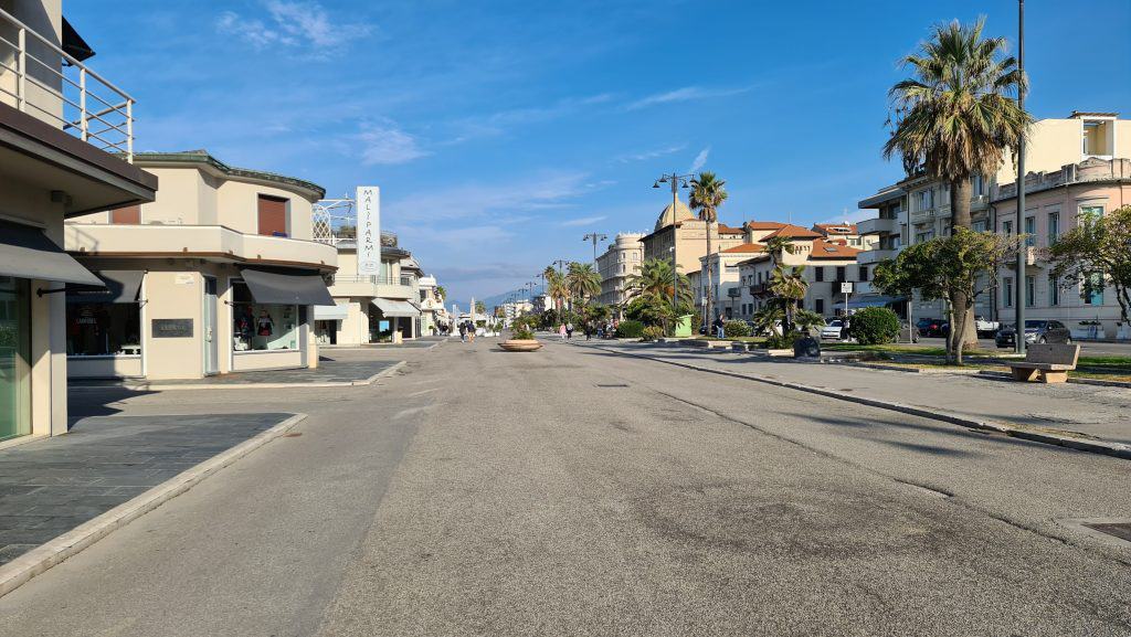Viareggio cosa vedere? Spiaggia Viareggio... 41 Viareggio cosa vedere Spiaggia Viareggio 27