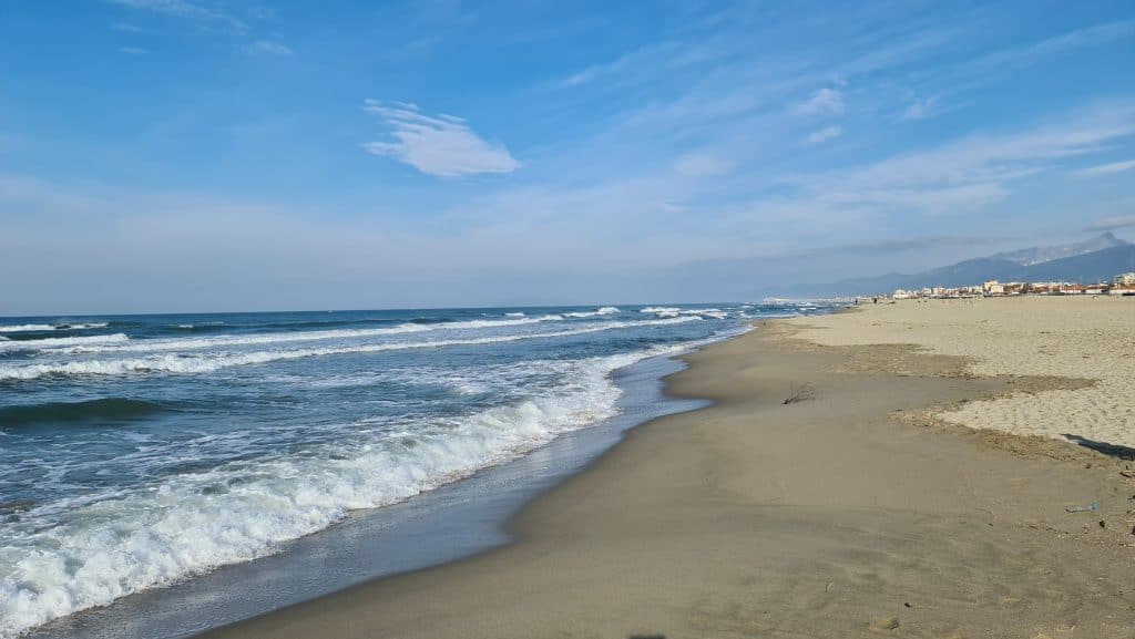 Viareggio cosa vedere? Spiaggia Viareggio... 37 Viareggio cosa vedere Spiaggia Viareggio 31
