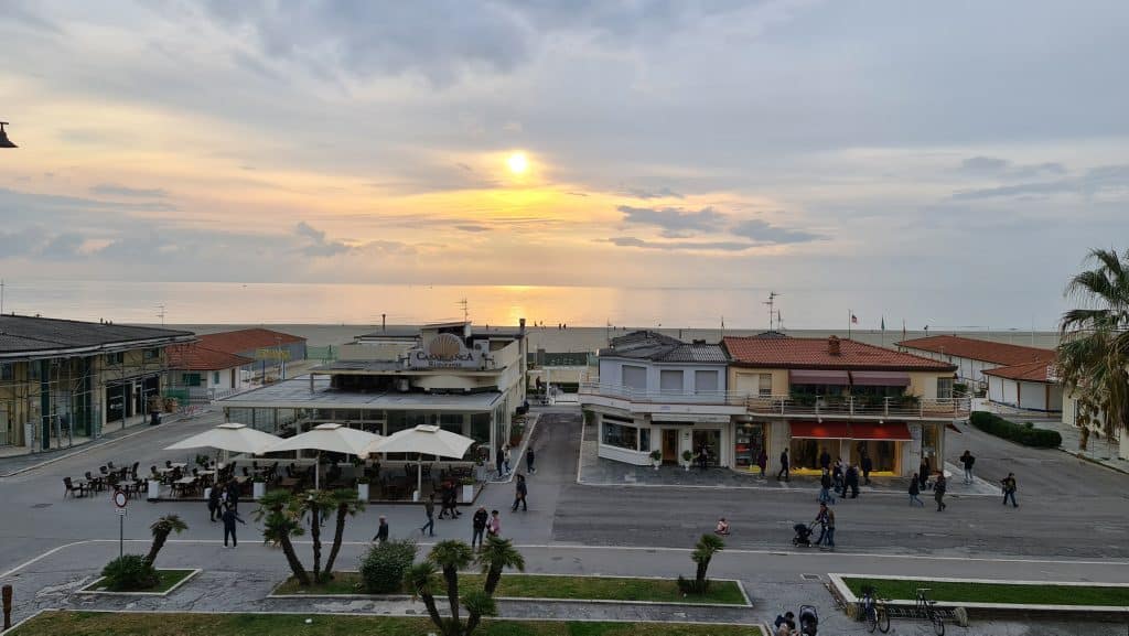 Viareggio cosa vedere? Spiaggia Viareggio... 19 Viareggio cosa vedere Spiaggia Viareggio 6