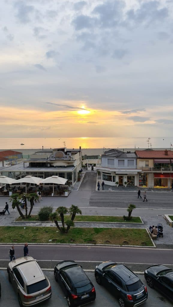 Viareggio cosa vedere? Spiaggia Viareggio... 18 Viareggio cosa vedere Spiaggia Viareggio 8
