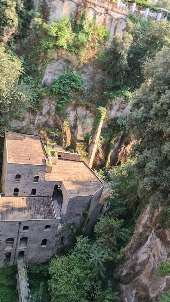 TOP 10 Cosa vedere a Sorrento. Sorrento Spiagge Costiera e... 7 cosa vedere a sorrento vallone dei mulini 2