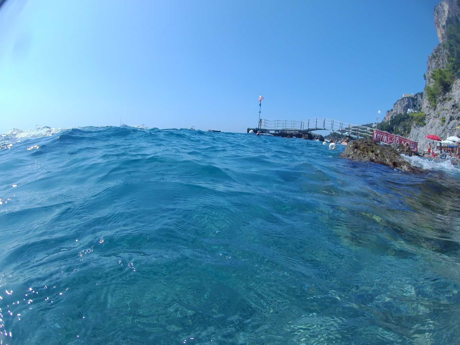 TOP Spiagge Costiera Amalfitana Cosa vedere? 70 cosa vedere costiera amalfitana spiagge il duoglio beach lido degli artisti mare 15 scaled