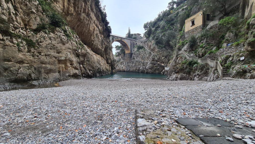 TOP Spiagge Costiera Amalfitana Cosa vedere? 132 Spiaggia Fiordo di Furore in inverno Costiera Amalfitana tripilare 19