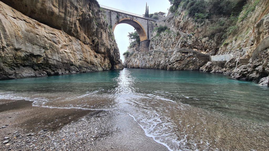 TOP Spiagge Costiera Amalfitana Cosa vedere? 135 Spiaggia Fiordo di Furore in inverno Costiera Amalfitana tripilare 22
