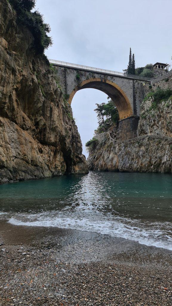 TOP Spiagge Costiera Amalfitana Cosa vedere? 106 Spiaggia Fiordo di Furore in inverno Costiera Amalfitana tripilare 24
