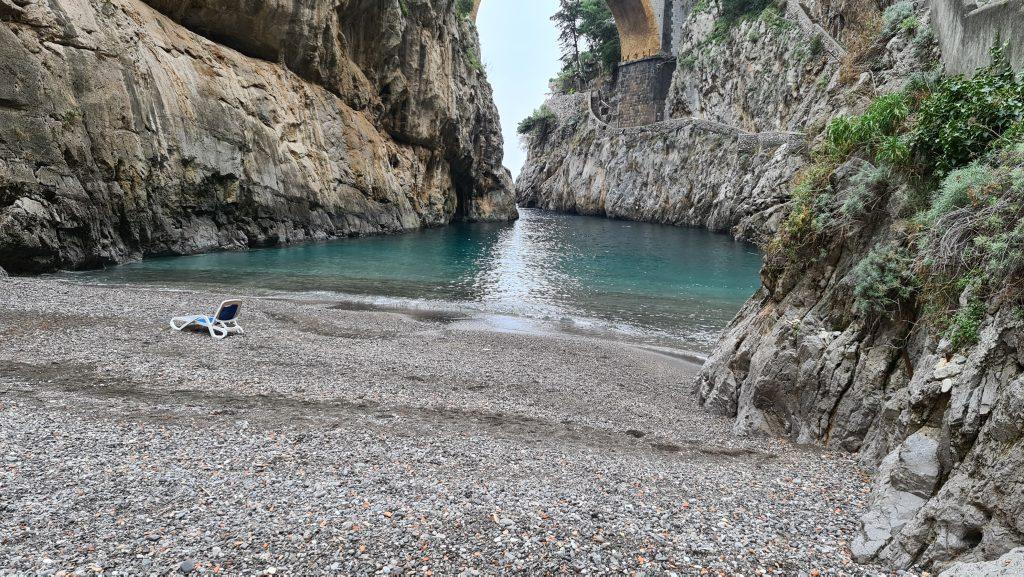 TOP Spiagge Costiera Amalfitana Cosa vedere? 108 Spiaggia Fiordo di Furore in inverno Costiera Amalfitana tripilare 26