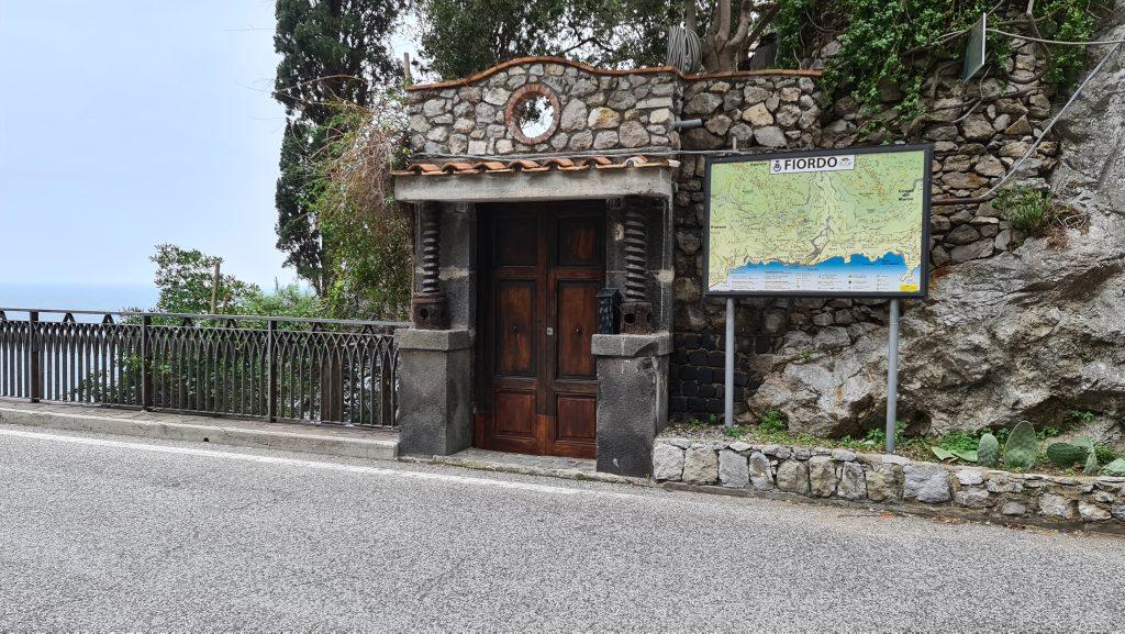 TOP Spiagge Costiera Amalfitana Cosa vedere? 110 Spiaggia Fiordo di Furore in inverno Costiera Amalfitana tripilare 28