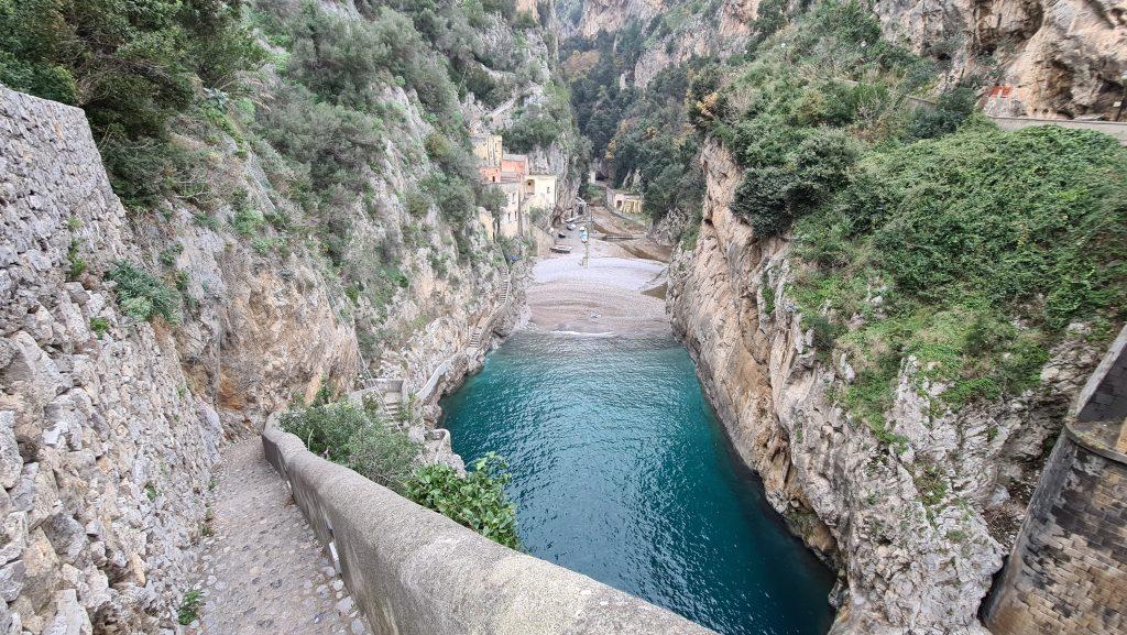 TOP Spiagge Costiera Amalfitana Cosa vedere? 119 Spiaggia Fiordo di Furore in inverno Costiera Amalfitana tripilare 6