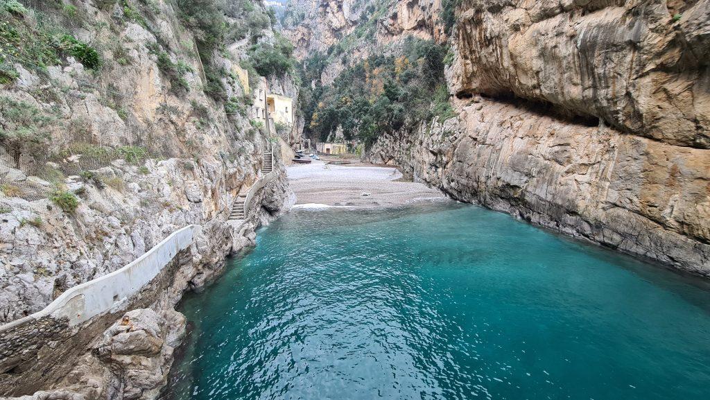 TOP Spiagge Costiera Amalfitana Cosa vedere? 121 Spiaggia Fiordo di Furore in inverno Costiera Amalfitana tripilare 8