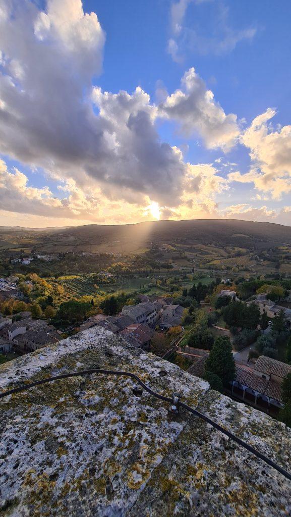 Top 10 Cosa vedere a San Gimignano? 83 Cosa vedere a San Gimignano torre grossa vista toscana dallalto tripilare 14