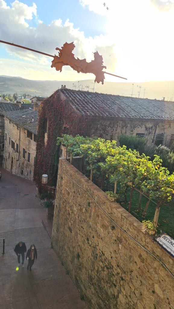 Top 10 Cosa vedere a San Gimignano? 71 Cosa vedere a San Gimignano torre grossa vista toscana dallalto tripilare 2