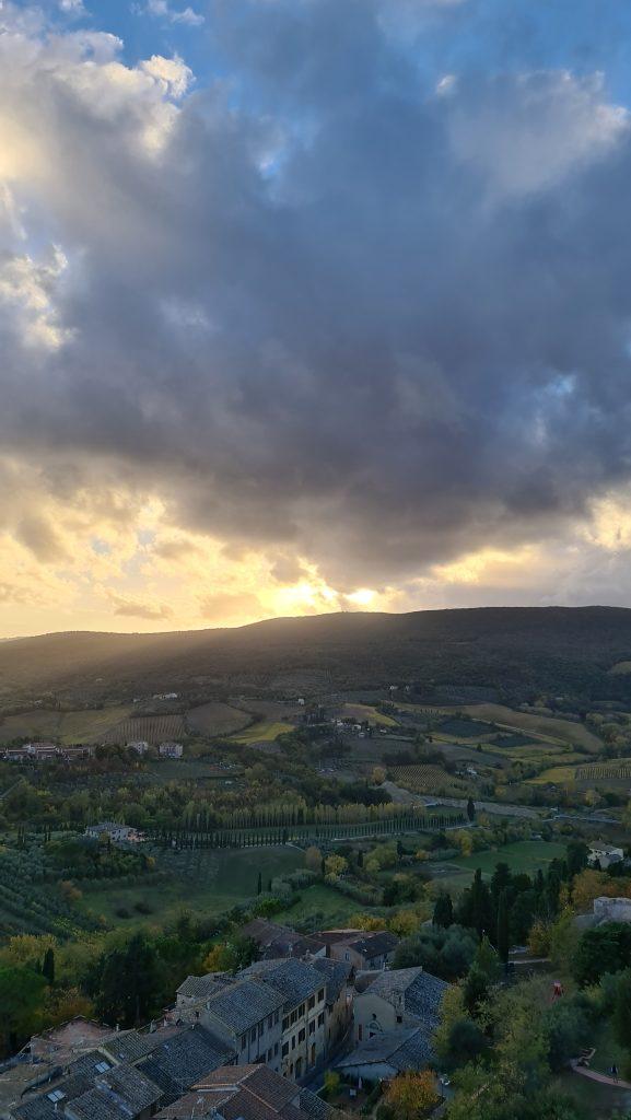 Top 10 Cosa vedere a San Gimignano? 94 Cosa vedere a San Gimignano torre grossa vista toscana dallalto tripilare 25