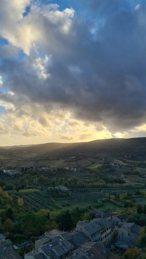 Top 10 Cosa vedere a San Gimignano? 95 Cosa vedere a San Gimignano torre grossa vista toscana dallalto tripilare 26