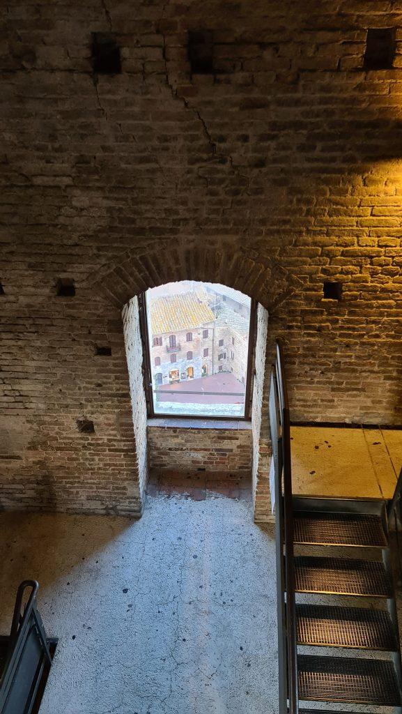 Top 10 Cosa vedere a San Gimignano? 97 Cosa vedere a San Gimignano torre grossa vista toscana dallalto tripilare 28