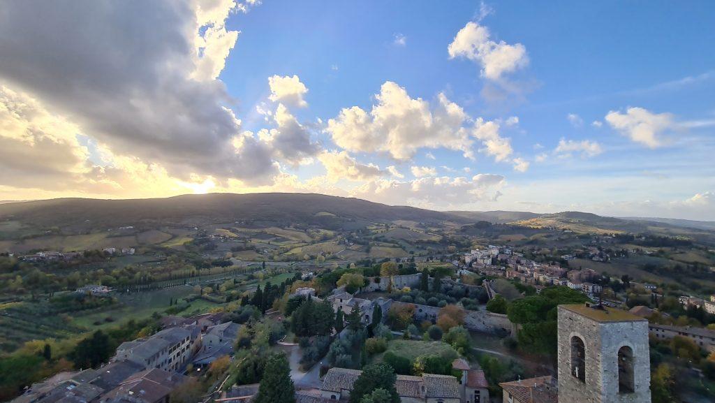 Top 10 Cosa vedere a San Gimignano? 74 Cosa vedere a San Gimignano torre grossa vista toscana dallalto tripilare 5