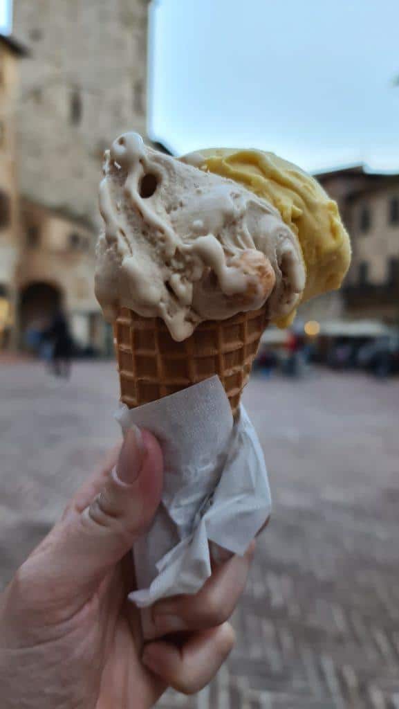 Top 10 Cosa vedere a San Gimignano? 101 Toscana gelateria san gimignano vincitore campione gelateria dondoli 5