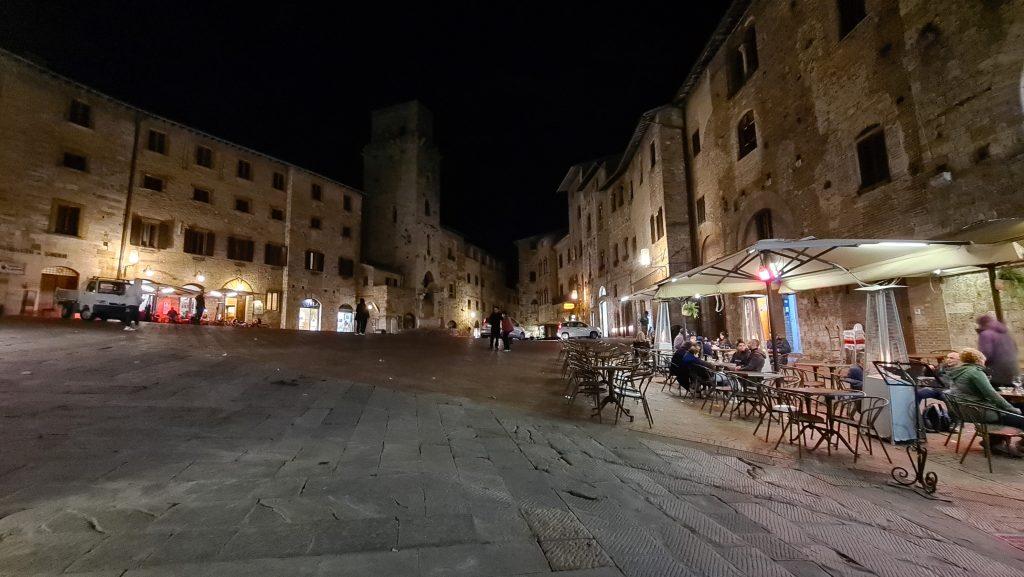 Top 10 Cosa vedere a San Gimignano? 30 cosa vedere a san gimignano Via Centrale e piazze tripilare 27