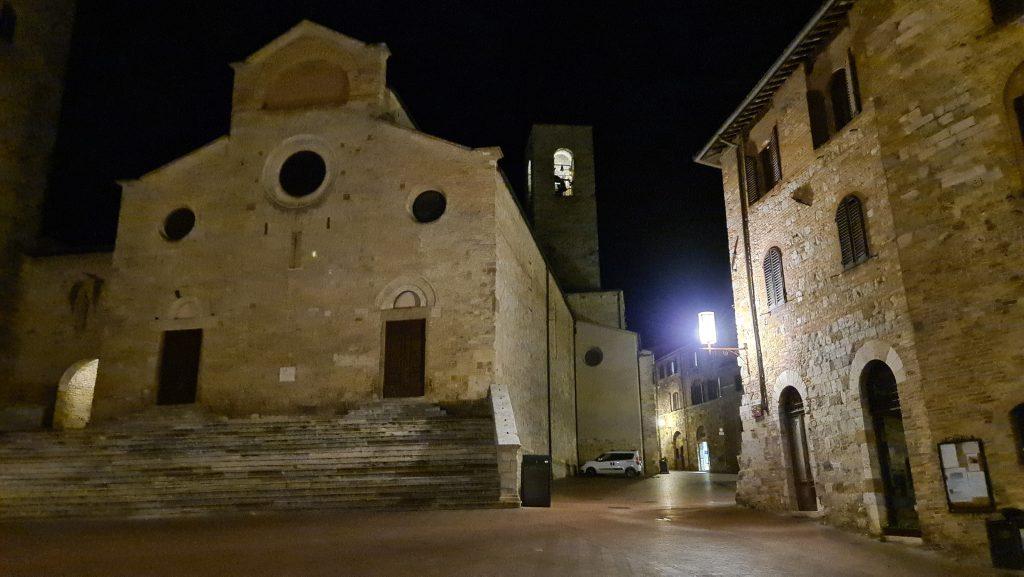 Top 10 Cosa vedere a San Gimignano? 47 cosa vedere a san gimignano Via Centrale e piazze tripilare 44